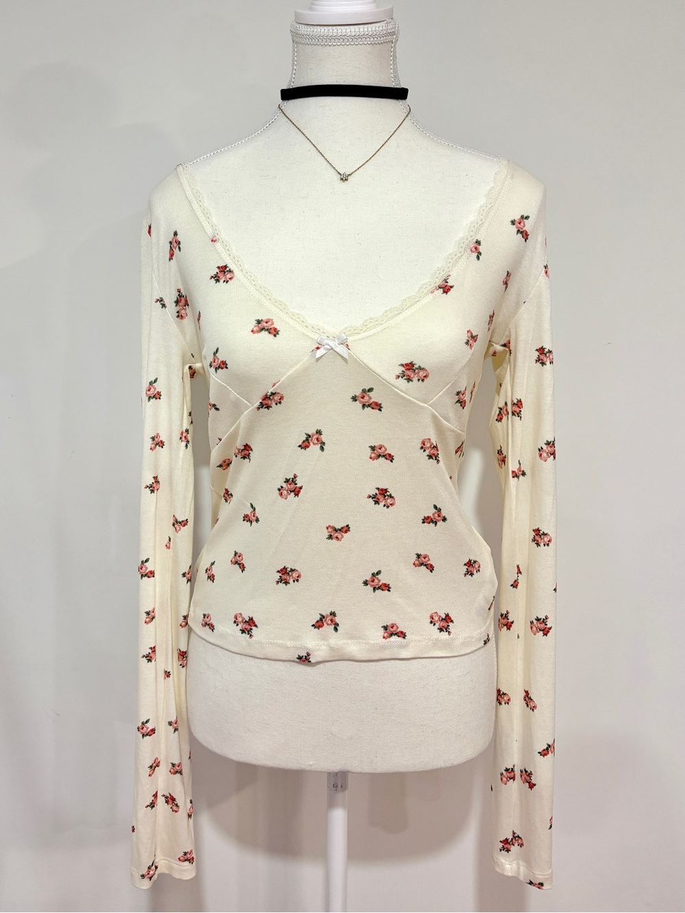 Cream Floral Lace-Trim Sweetheart Top
